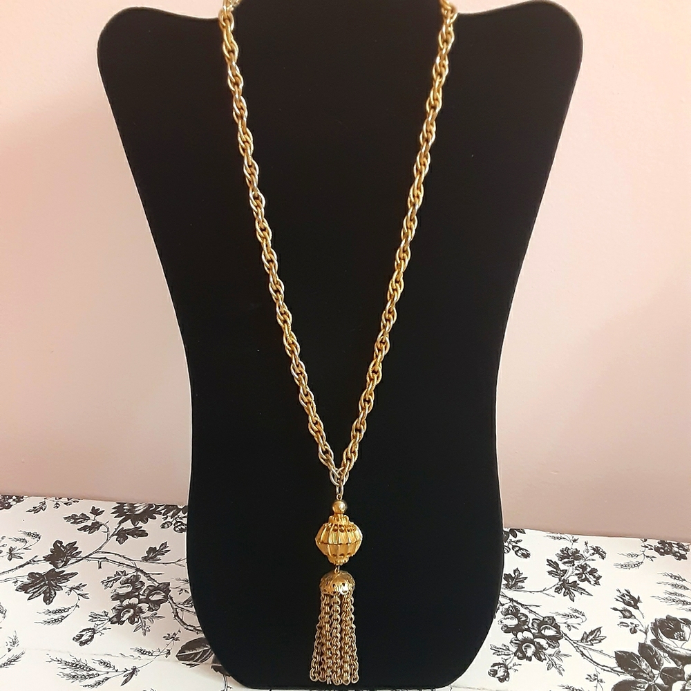 Vintage chunky chain tassel necklace